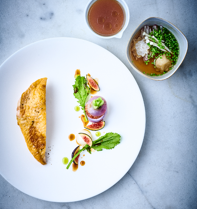 Pintade rôtie aux feuilles de figuier Le Gaulois Professionnel