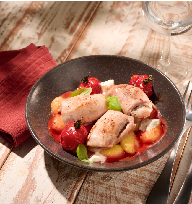 Râbles de lapin aux gnocchis poêlés, tomates rôties et burrata