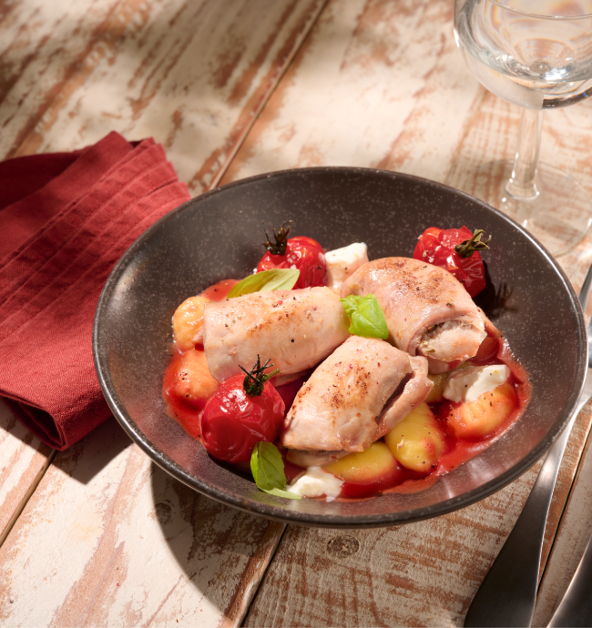 Râbles de lapin aux gnocchis poêlés, tomates rôties et burrata