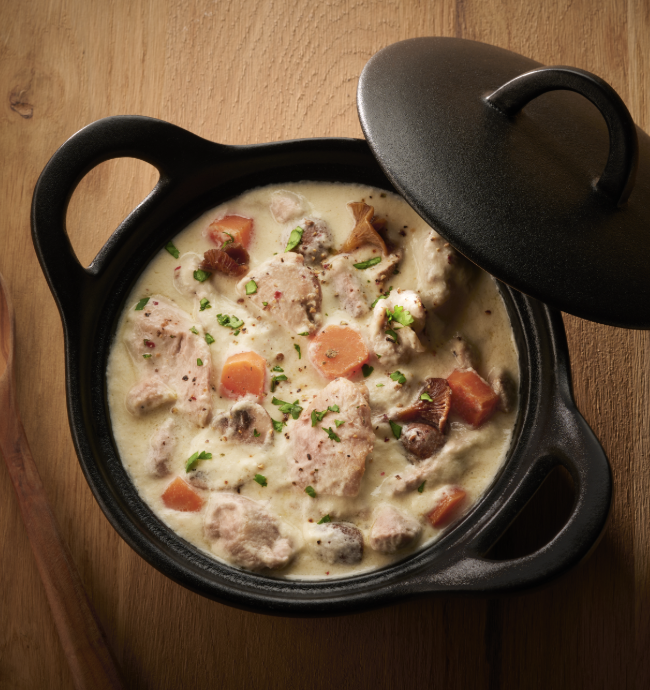 Blanquette de dinde crémeuse aux champignons des bois et carottes
