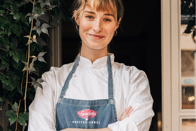 Femme tablier cheffe brigade Le Gaulois Professionnel